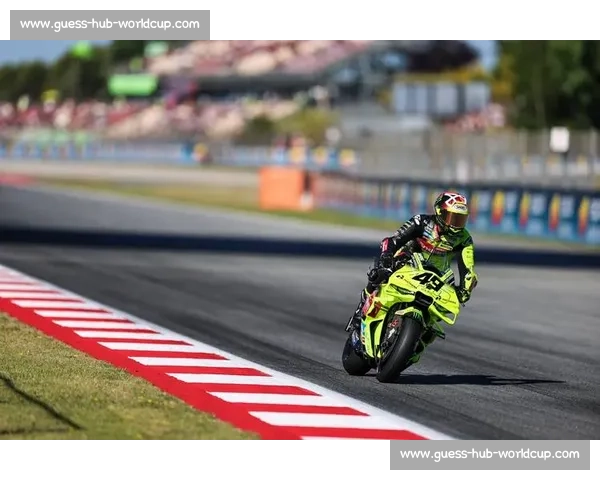 惊心动魄的MotoGP！事故回放，看赛车手如何与死神擦肩而过